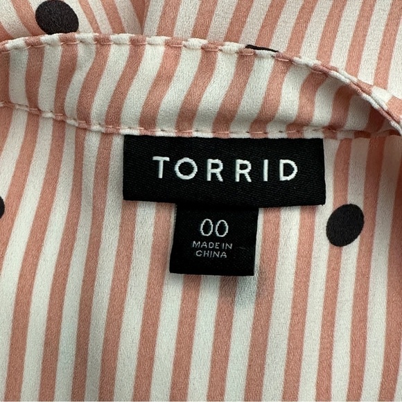 Torrid white and pink stripe dot blouse 00 - Picture 7 of 8